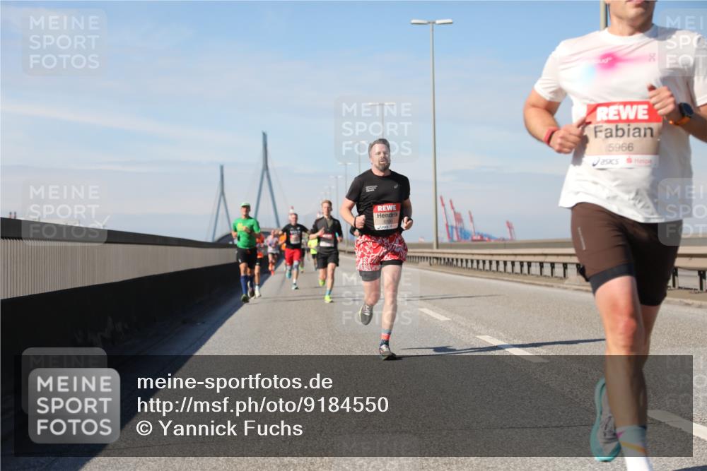 03.10.2025 - Köhlbrandbrückenlauf Yannick Fuchs http://msf.ph/oto/9184550 03.10.2025 11:41:06 Position 3 5966 meine-sportfotos.de
