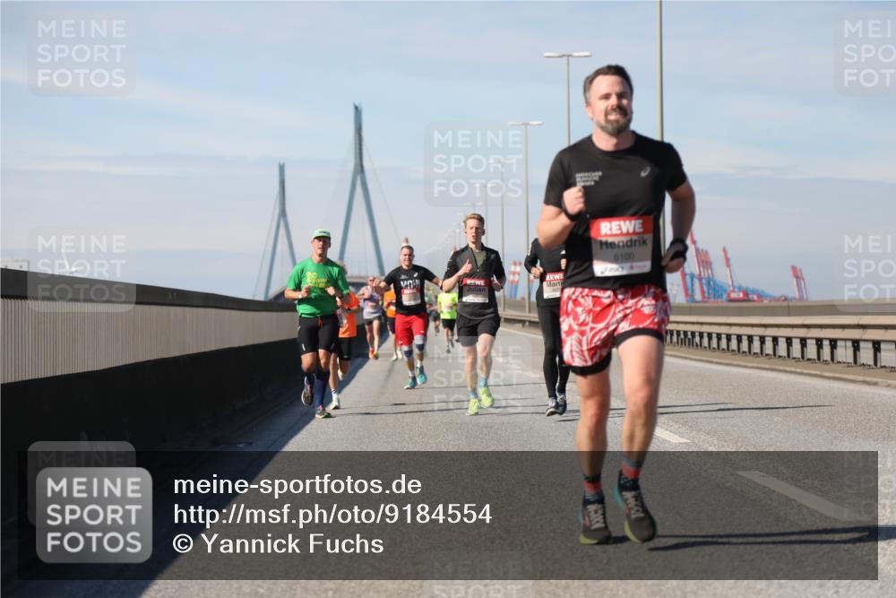 03.10.2025 - Köhlbrandbrückenlauf Yannick Fuchs http://msf.ph/oto/9184554 03.10.2025 11:41:06 Position 3 6100 meine-sportfotos.de