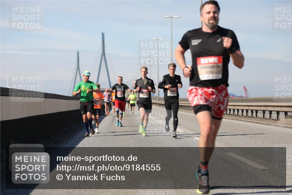 03.10.2025 - Köhlbrandbrückenlauf Yannick Fuchs http://msf.ph/oto/9184555 03.10.2025 11:41:07 Position 3 6100 meine-sportfotos.de