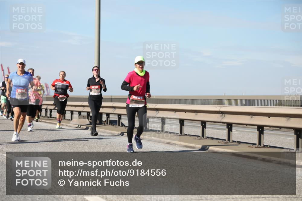 03.10.2025 - Köhlbrandbrückenlauf Yannick Fuchs http://msf.ph/oto/9184556 03.10.2025 12:02:17 Position 3 5004 meine-sportfotos.de