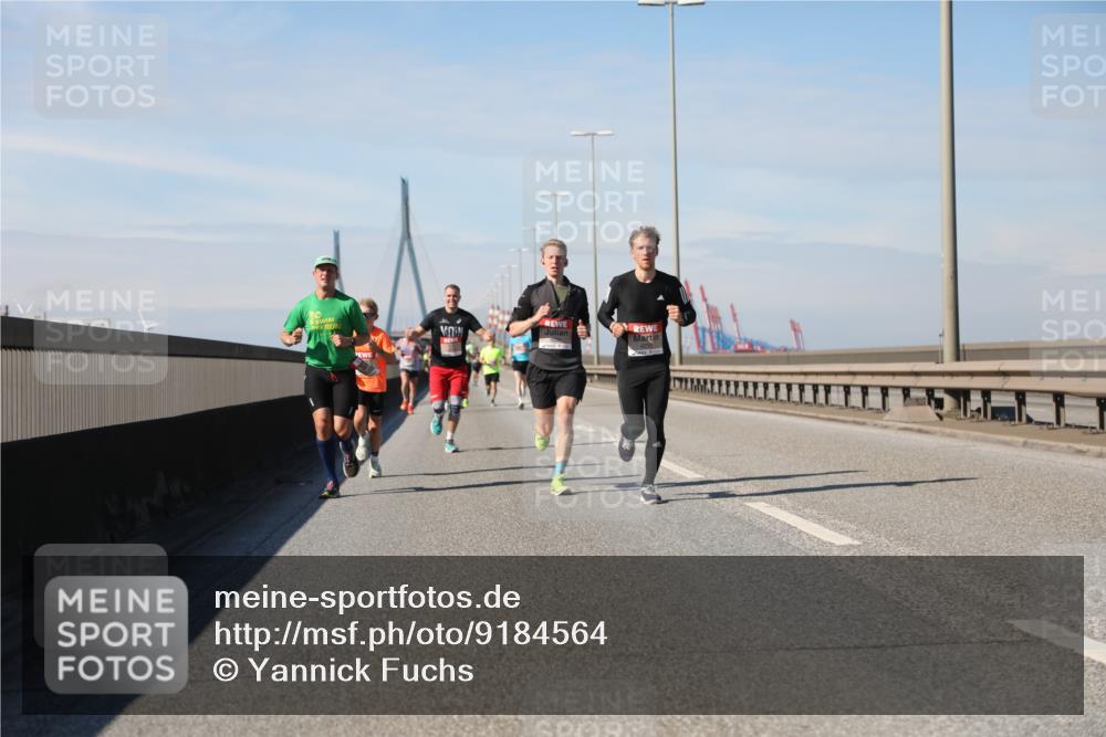 03.10.2025 - Köhlbrandbrückenlauf Yannick Fuchs http://msf.ph/oto/9184564 03.10.2025 11:41:08 Position 3  meine-sportfotos.de