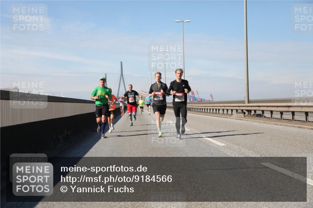 03.10.2025 - Köhlbrandbrückenlauf Yannick Fuchs http://msf.ph/oto/9184566 03.10.2025 11:41:09 Position 3  meine-sportfotos.de