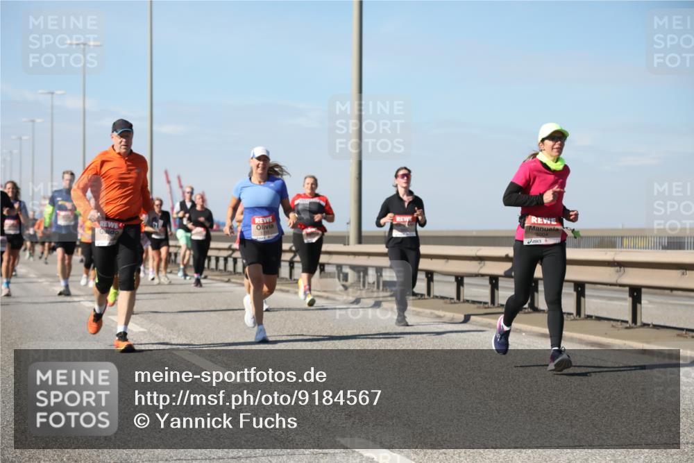 03.10.2025 - Köhlbrandbrückenlauf Yannick Fuchs http://msf.ph/oto/9184567 03.10.2025 12:02:18 Position 3 5004 meine-sportfotos.de