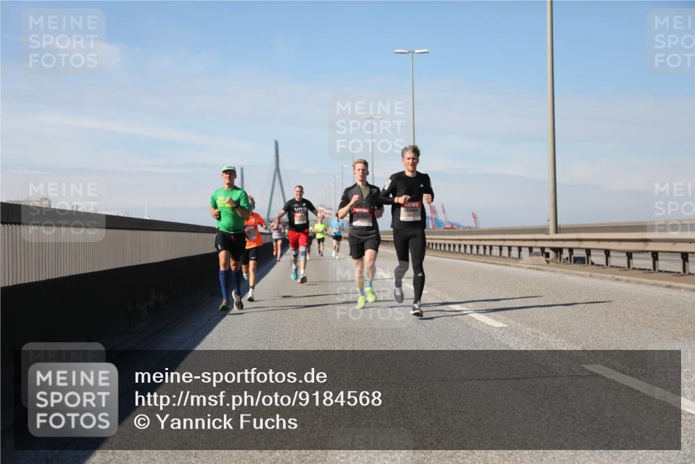 03.10.2025 - Köhlbrandbrückenlauf Yannick Fuchs http://msf.ph/oto/9184568 03.10.2025 11:41:09 Position 3 4233 meine-sportfotos.de