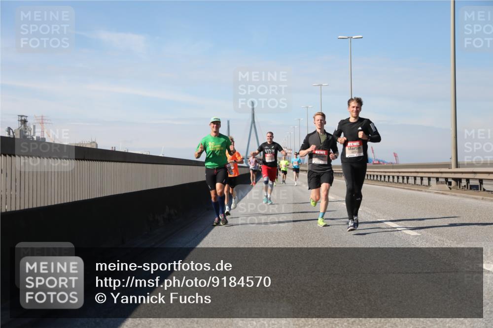 03.10.2025 - Köhlbrandbrückenlauf Yannick Fuchs http://msf.ph/oto/9184570 03.10.2025 11:41:09 Position 3  meine-sportfotos.de