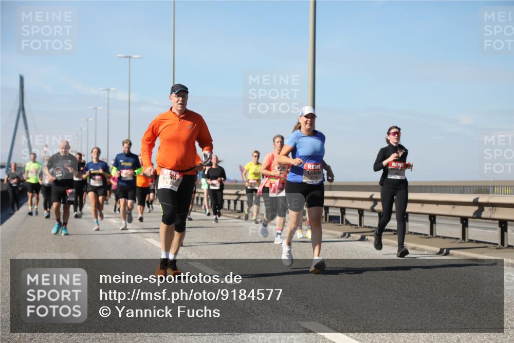 03.10.2025 - Köhlbrandbrückenlauf Yannick Fuchs http://msf.ph/oto/9184577 03.10.2025 12:02:19 Position 3 5, 76, 5716 meine-sportfotos.de