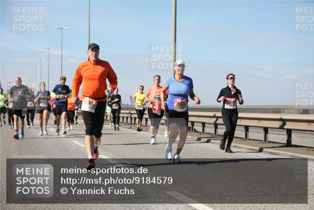 03.10.2025 - Köhlbrandbrückenlauf Yannick Fuchs http://msf.ph/oto/9184579 03.10.2025 12:02:19 Position 3 776, 5716 meine-sportfotos.de