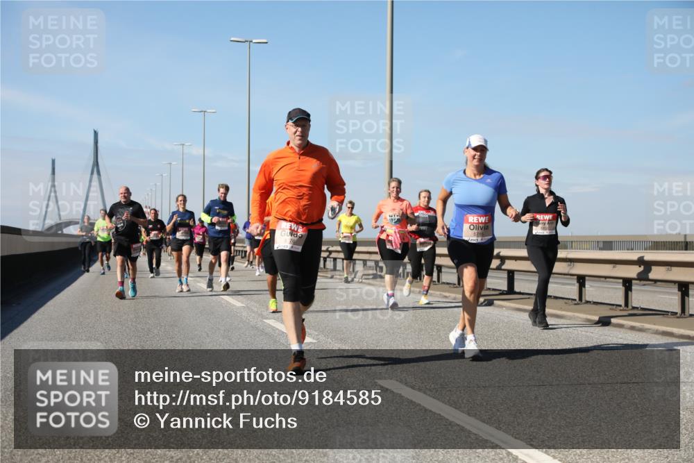 03.10.2025 - Köhlbrandbrückenlauf Yannick Fuchs http://msf.ph/oto/9184585 03.10.2025 12:02:20 Position 3 5776, 5716 meine-sportfotos.de