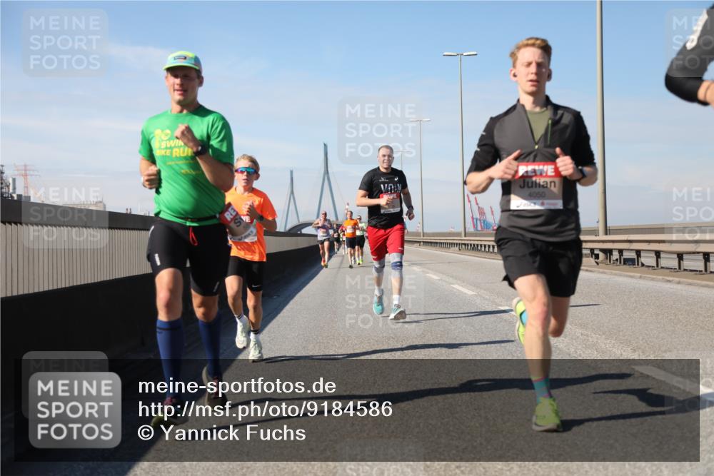 03.10.2025 - Köhlbrandbrückenlauf Yannick Fuchs http://msf.ph/oto/9184586 03.10.2025 11:41:11 Position 3 4050 meine-sportfotos.de