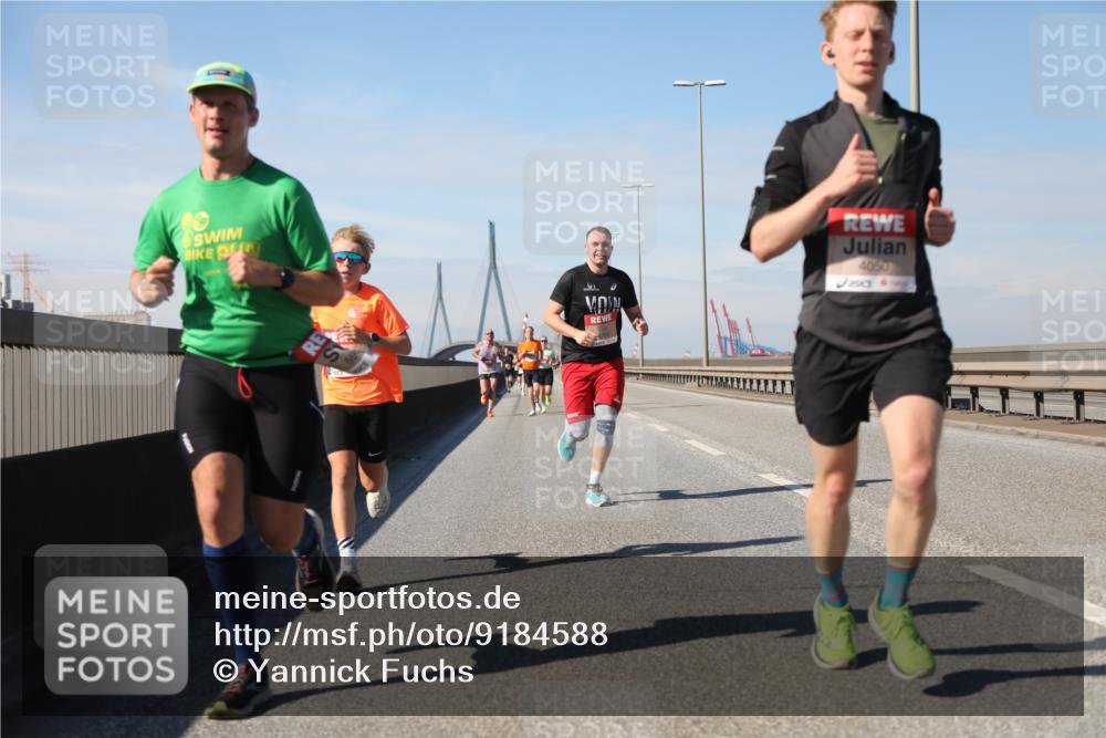 03.10.2025 - Köhlbrandbrückenlauf Yannick Fuchs http://msf.ph/oto/9184588 03.10.2025 11:41:11 Position 3 4050 meine-sportfotos.de