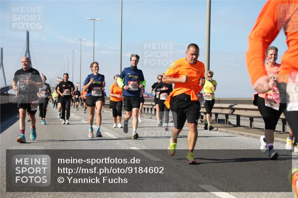 03.10.2025 - Köhlbrandbrückenlauf Yannick Fuchs http://msf.ph/oto/9184602 03.10.2025 12:02:21 Position 3 049 meine-sportfotos.de
