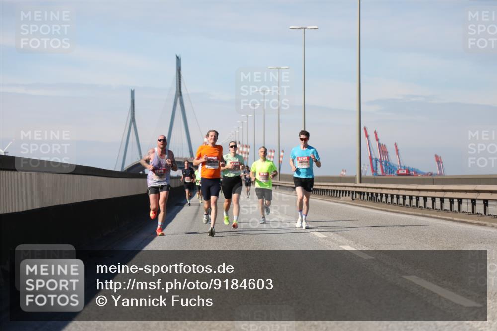 03.10.2025 - Köhlbrandbrückenlauf Yannick Fuchs http://msf.ph/oto/9184603 03.10.2025 11:41:13 Position 3  meine-sportfotos.de