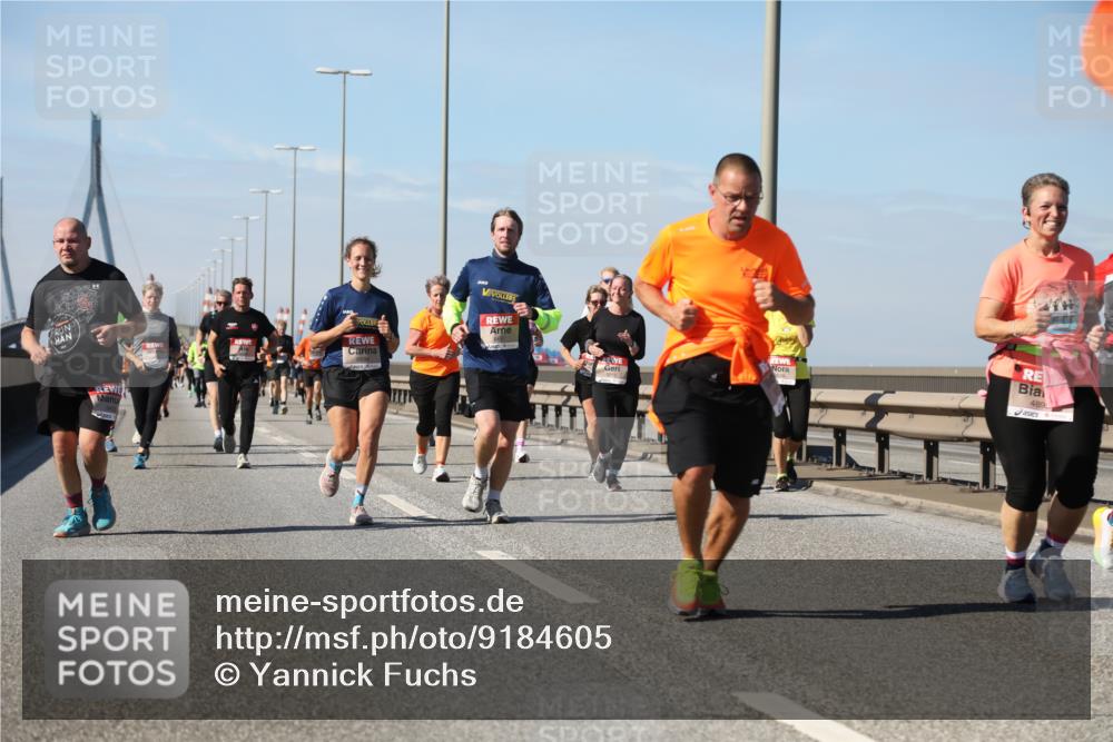 03.10.2025 - Köhlbrandbrückenlauf Yannick Fuchs http://msf.ph/oto/9184605 03.10.2025 12:02:21 Position 3 636, 489 meine-sportfotos.de