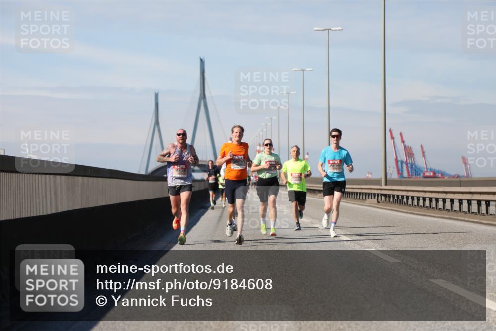 03.10.2025 - Köhlbrandbrückenlauf Yannick Fuchs http://msf.ph/oto/9184608 03.10.2025 11:41:14 Position 3  meine-sportfotos.de