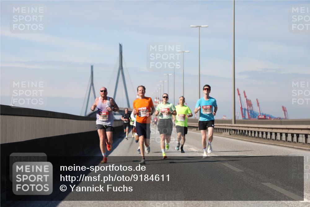 03.10.2025 - Köhlbrandbrückenlauf Yannick Fuchs http://msf.ph/oto/9184611 03.10.2025 11:41:14 Position 3 4078 meine-sportfotos.de