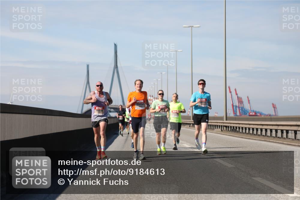 03.10.2025 - Köhlbrandbrückenlauf Yannick Fuchs http://msf.ph/oto/9184613 03.10.2025 11:41:14 Position 3  meine-sportfotos.de