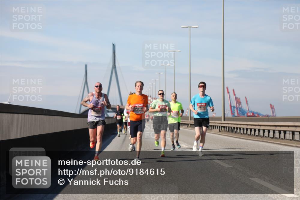 03.10.2025 - Köhlbrandbrückenlauf Yannick Fuchs http://msf.ph/oto/9184615 03.10.2025 11:41:15 Position 3  meine-sportfotos.de