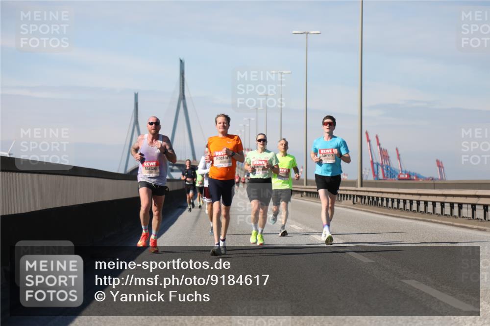03.10.2025 - Köhlbrandbrückenlauf Yannick Fuchs http://msf.ph/oto/9184617 03.10.2025 11:41:15 Position 3 4078 meine-sportfotos.de