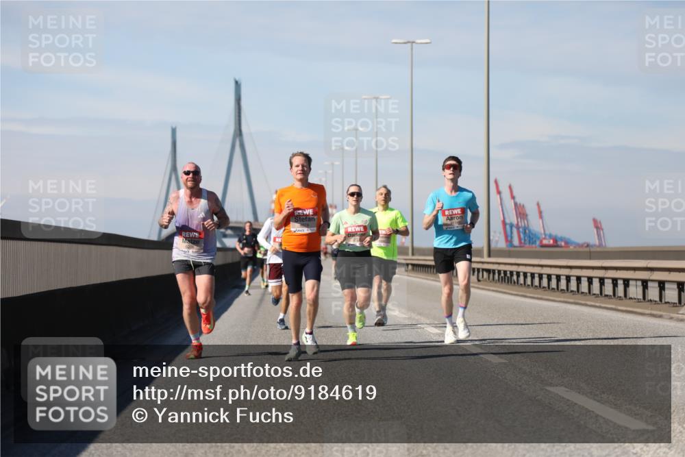 03.10.2025 - Köhlbrandbrückenlauf Yannick Fuchs http://msf.ph/oto/9184619 03.10.2025 11:41:15 Position 3  meine-sportfotos.de