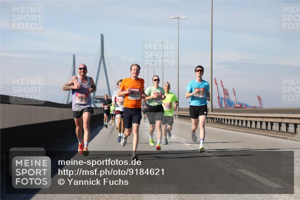 03.10.2025 - Köhlbrandbrückenlauf Yannick Fuchs http://msf.ph/oto/9184621 03.10.2025 11:41:15 Position 3 4078, 4114 meine-sportfotos.de