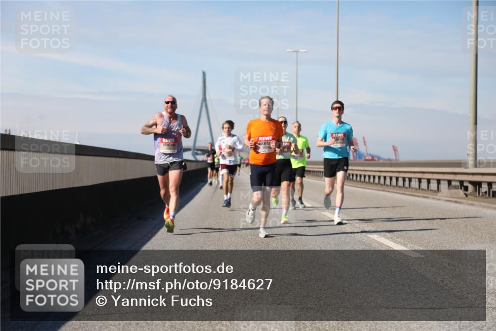 03.10.2025 - Köhlbrandbrückenlauf Yannick Fuchs http://msf.ph/oto/9184627 03.10.2025 11:41:16 Position 3 4078 meine-sportfotos.de