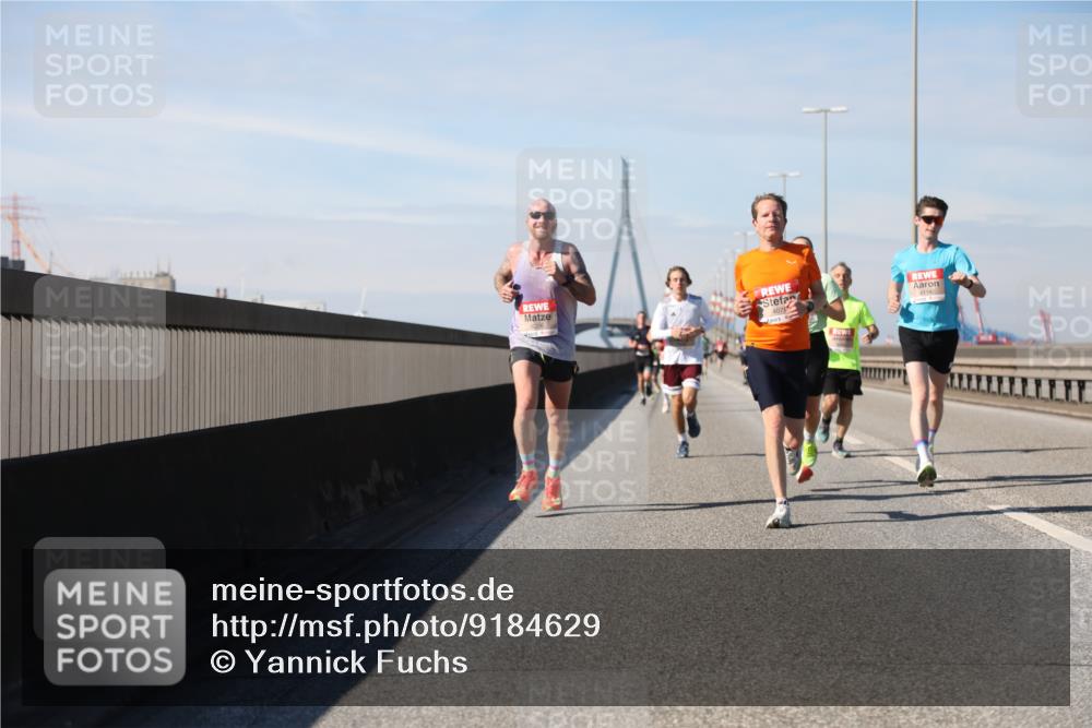 03.10.2025 - Köhlbrandbrückenlauf Yannick Fuchs http://msf.ph/oto/9184629 03.10.2025 11:41:16 Position 3 4078 meine-sportfotos.de