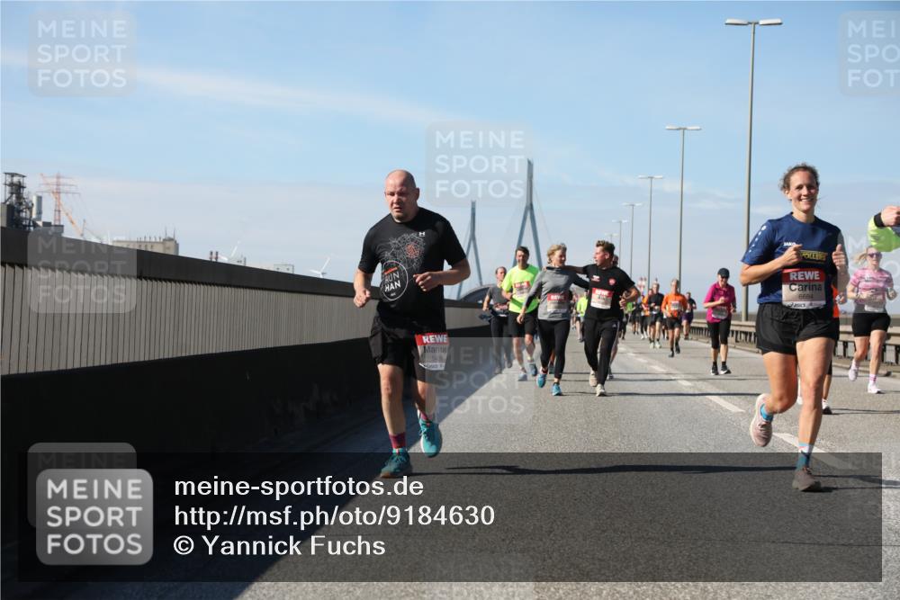 03.10.2025 - Köhlbrandbrückenlauf Yannick Fuchs http://msf.ph/oto/9184630 03.10.2025 12:02:24 Position 3 5431, 6684 meine-sportfotos.de