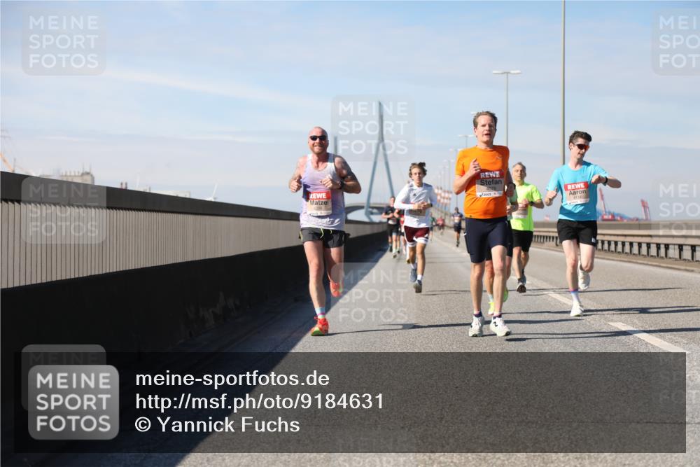 03.10.2025 - Köhlbrandbrückenlauf Yannick Fuchs http://msf.ph/oto/9184631 03.10.2025 11:41:16 Position 3 4078, 4114 meine-sportfotos.de