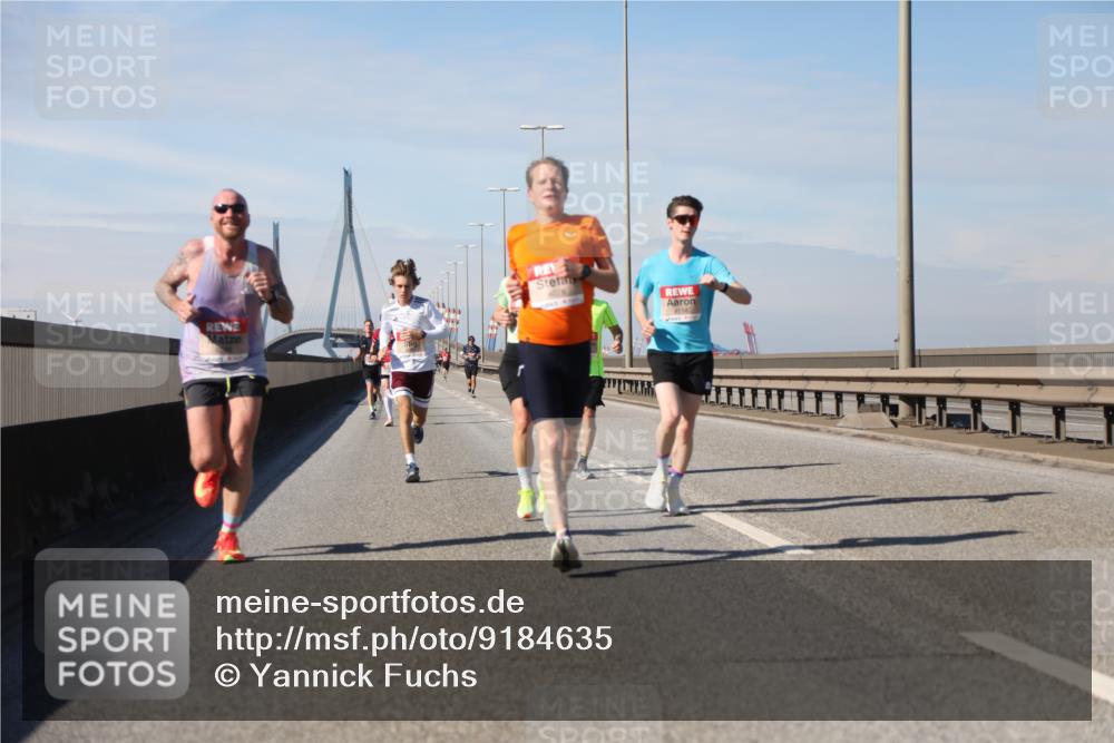03.10.2025 - Köhlbrandbrückenlauf Yannick Fuchs http://msf.ph/oto/9184635 03.10.2025 11:41:17 Position 3 4114 meine-sportfotos.de