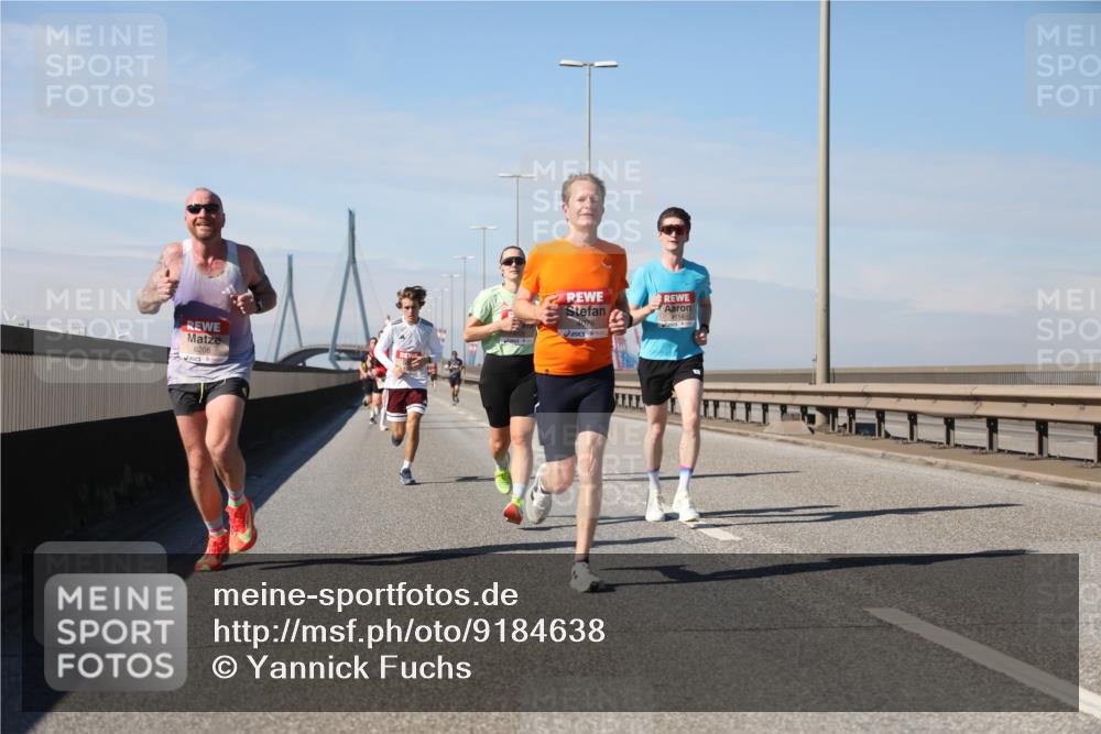 03.10.2025 - Köhlbrandbrückenlauf Yannick Fuchs http://msf.ph/oto/9184638 03.10.2025 11:41:17 Position 3 6206, 4078, 4114 meine-sportfotos.de