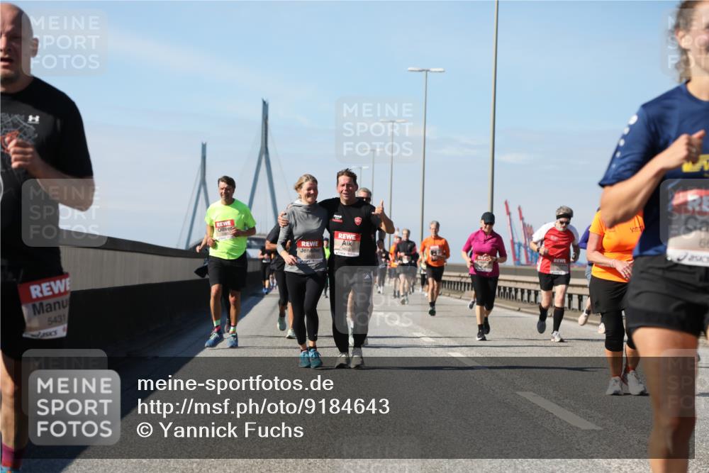 03.10.2025 - Köhlbrandbrückenlauf Yannick Fuchs http://msf.ph/oto/9184643 03.10.2025 12:02:25 Position 3 5431, 4602, 60, 2 meine-sportfotos.de