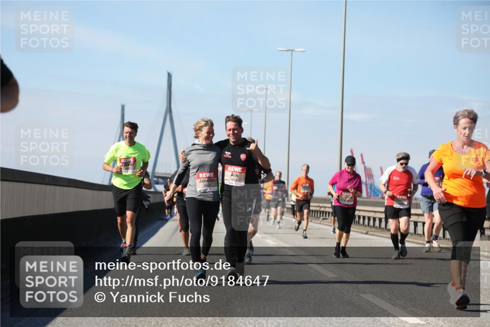 03.10.2025 - Köhlbrandbrückenlauf Yannick Fuchs http://msf.ph/oto/9184647 03.10.2025 12:02:25 Position 3 4603, 4602 meine-sportfotos.de