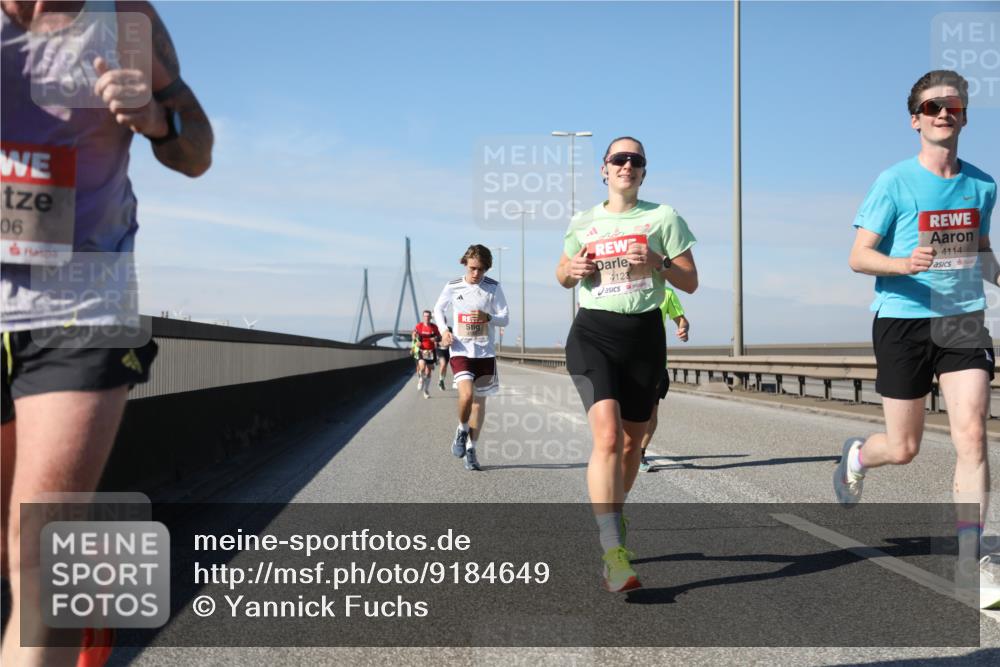03.10.2025 - Köhlbrandbrückenlauf Yannick Fuchs http://msf.ph/oto/9184649 03.10.2025 11:41:19 Position 3 06, 4123, 4114 meine-sportfotos.de