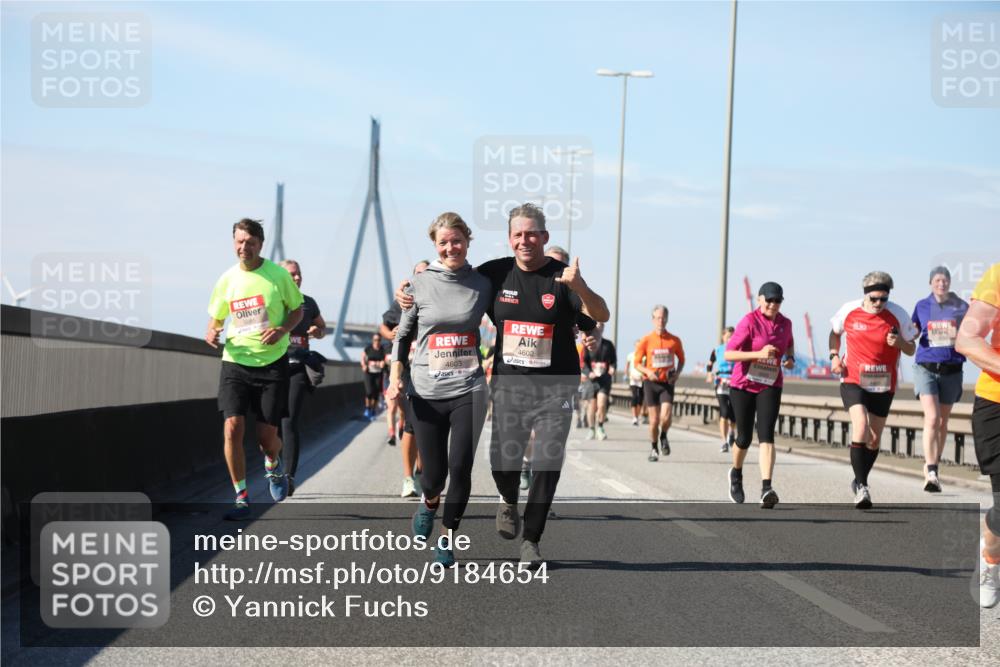 03.10.2025 - Köhlbrandbrückenlauf Yannick Fuchs http://msf.ph/oto/9184654 03.10.2025 12:02:26 Position 3 4603, 4602 meine-sportfotos.de