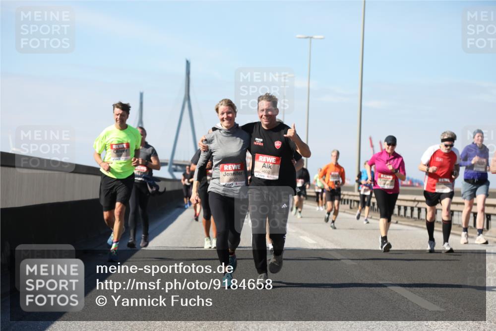 03.10.2025 - Köhlbrandbrückenlauf Yannick Fuchs http://msf.ph/oto/9184658 03.10.2025 12:02:26 Position 3 4603, 4602 meine-sportfotos.de