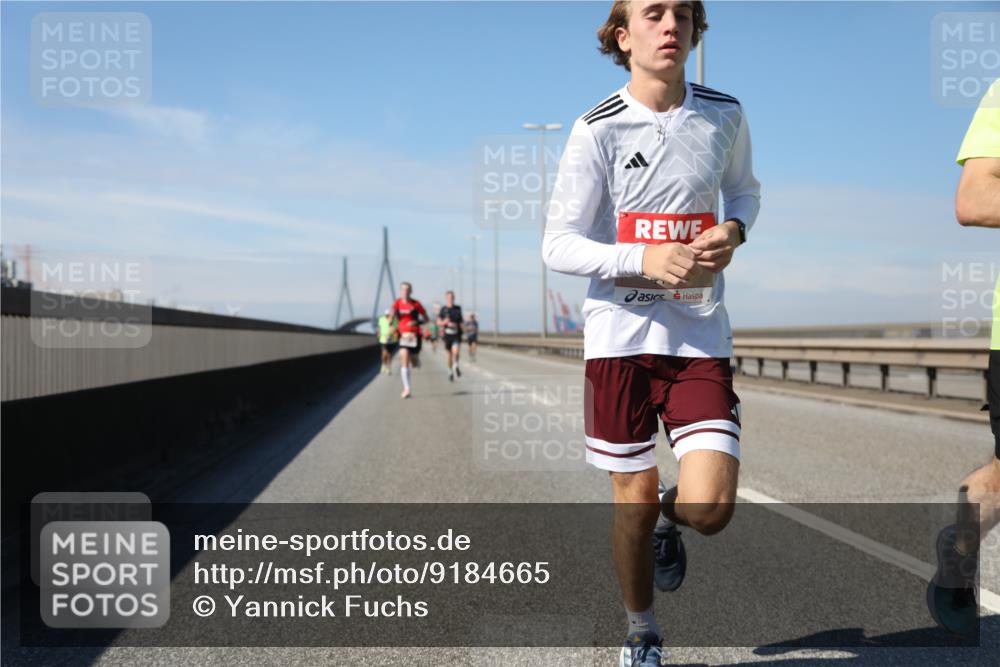03.10.2025 - Köhlbrandbrückenlauf Yannick Fuchs http://msf.ph/oto/9184665 03.10.2025 11:41:21 Position 3  meine-sportfotos.de