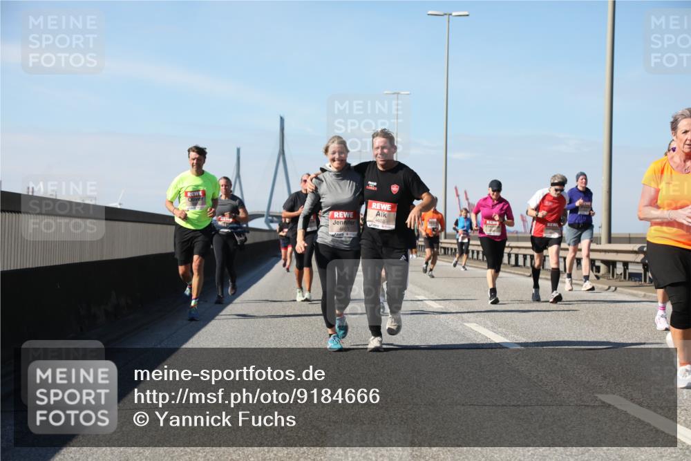 03.10.2025 - Köhlbrandbrückenlauf Yannick Fuchs http://msf.ph/oto/9184666 03.10.2025 12:02:27 Position 3 4603, 4602 meine-sportfotos.de
