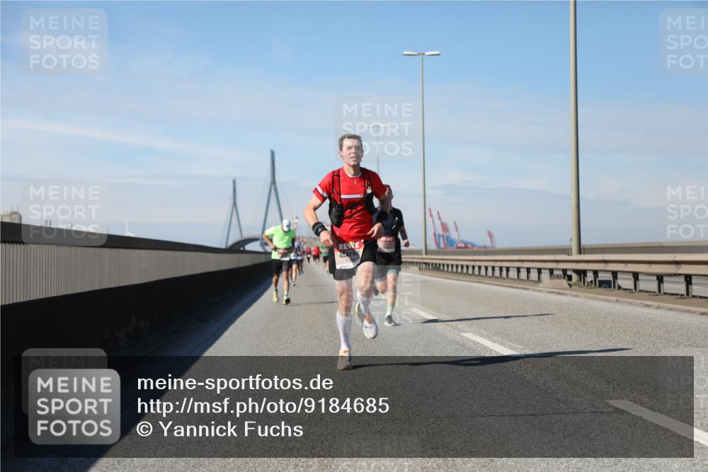 03.10.2025 - Köhlbrandbrückenlauf Yannick Fuchs http://msf.ph/oto/9184685 03.10.2025 11:41:23 Position 3  meine-sportfotos.de