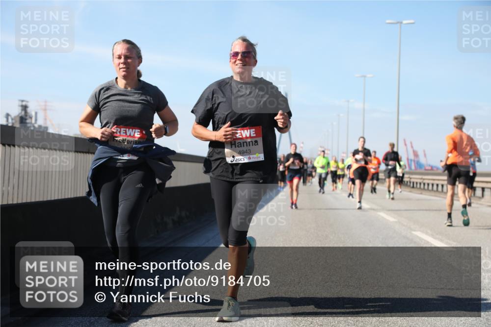 03.10.2025 - Köhlbrandbrückenlauf Yannick Fuchs http://msf.ph/oto/9184705 03.10.2025 12:02:31 Position 3 21, 4943 meine-sportfotos.de