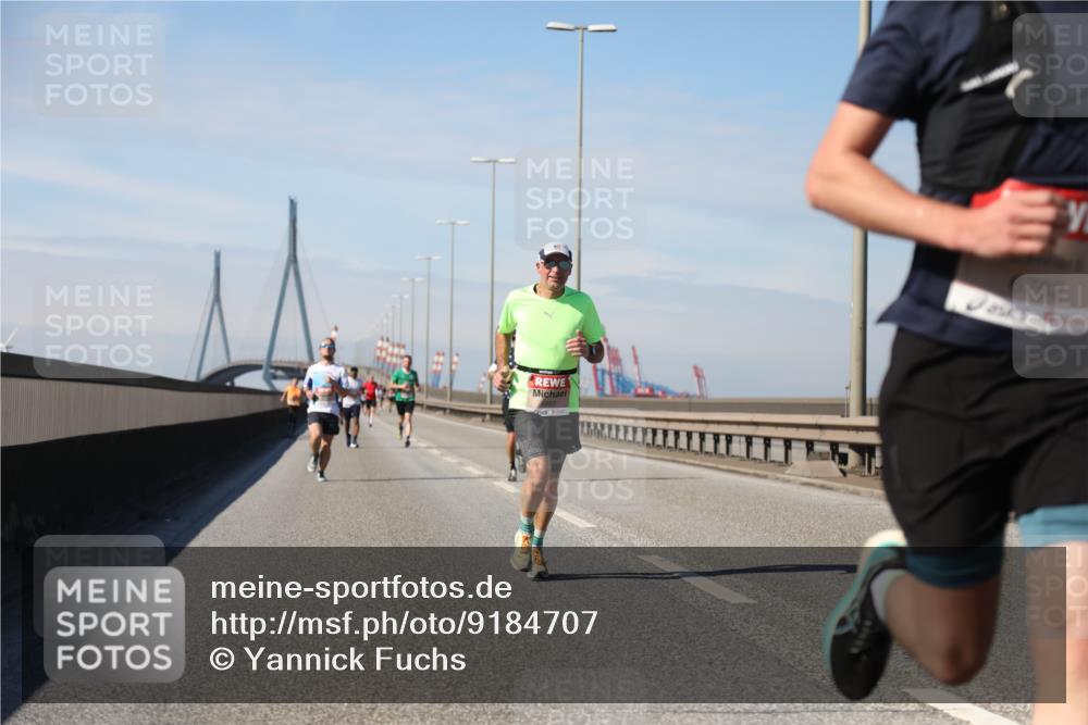 03.10.2025 - Köhlbrandbrückenlauf Yannick Fuchs http://msf.ph/oto/9184707 03.10.2025 11:41:26 Position 3 6762 meine-sportfotos.de