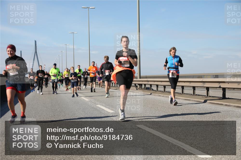 03.10.2025 - Köhlbrandbrückenlauf Yannick Fuchs http://msf.ph/oto/9184736 03.10.2025 12:02:36 Position 3 5401 meine-sportfotos.de