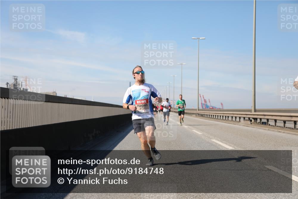 03.10.2025 - Köhlbrandbrückenlauf Yannick Fuchs http://msf.ph/oto/9184748 03.10.2025 11:41:31 Position 3 6122 meine-sportfotos.de