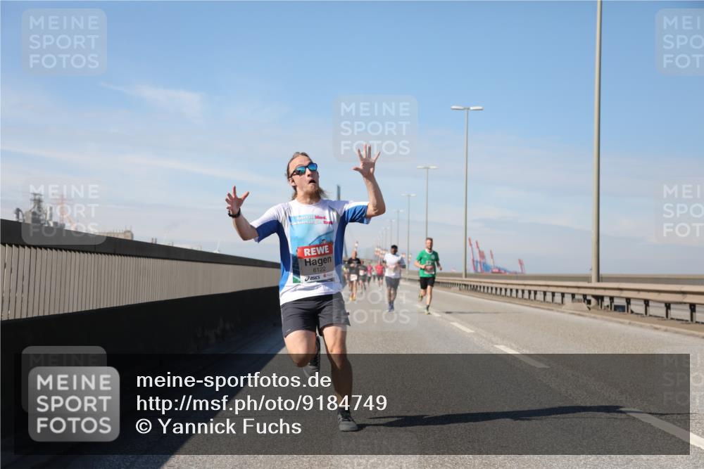 03.10.2025 - Köhlbrandbrückenlauf Yannick Fuchs http://msf.ph/oto/9184749 03.10.2025 11:41:31 Position 3 6122 meine-sportfotos.de
