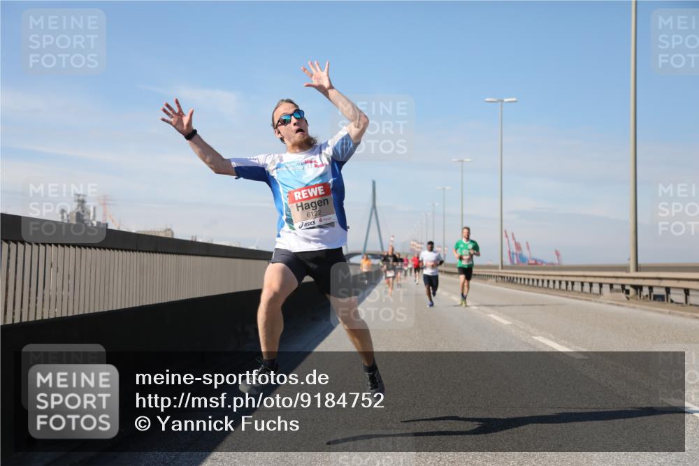 03.10.2025 - Köhlbrandbrückenlauf Yannick Fuchs http://msf.ph/oto/9184752 03.10.2025 11:41:31 Position 3 6122 meine-sportfotos.de