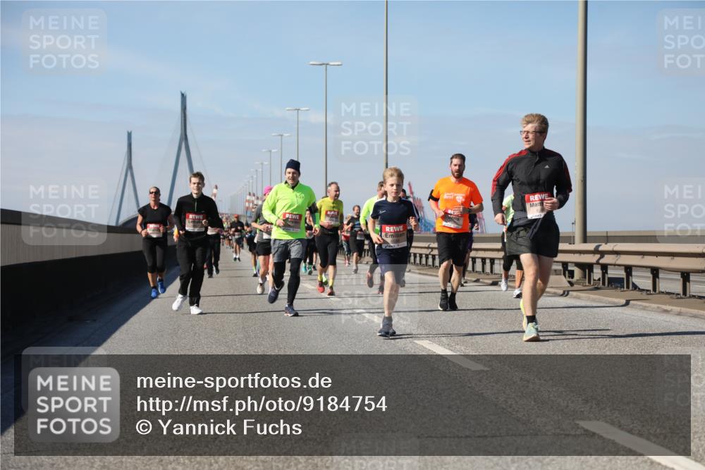 03.10.2025 - Köhlbrandbrückenlauf Yannick Fuchs http://msf.ph/oto/9184754 03.10.2025 12:02:38 Position 3  meine-sportfotos.de