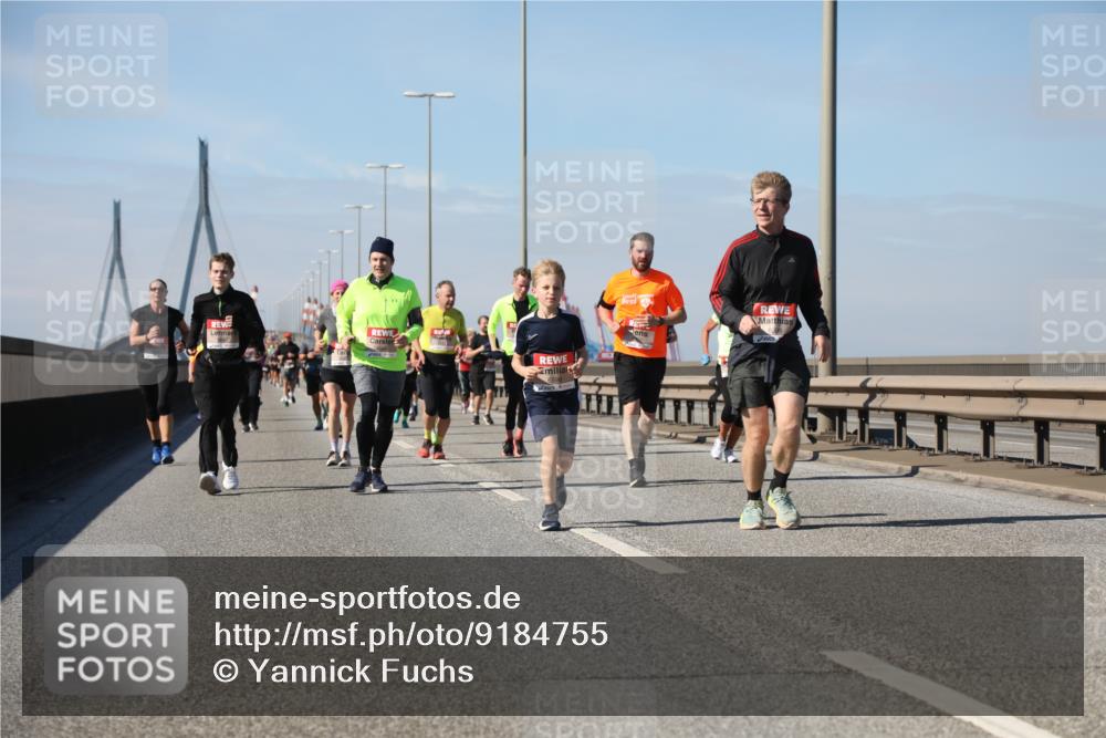 03.10.2025 - Köhlbrandbrückenlauf Yannick Fuchs http://msf.ph/oto/9184755 03.10.2025 12:02:38 Position 3  meine-sportfotos.de