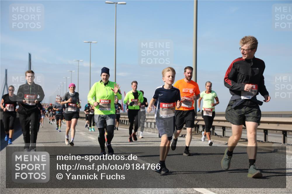 03.10.2025 - Köhlbrandbrückenlauf Yannick Fuchs http://msf.ph/oto/9184766 03.10.2025 12:02:40 Position 3 4646, 6598, 6599 meine-sportfotos.de