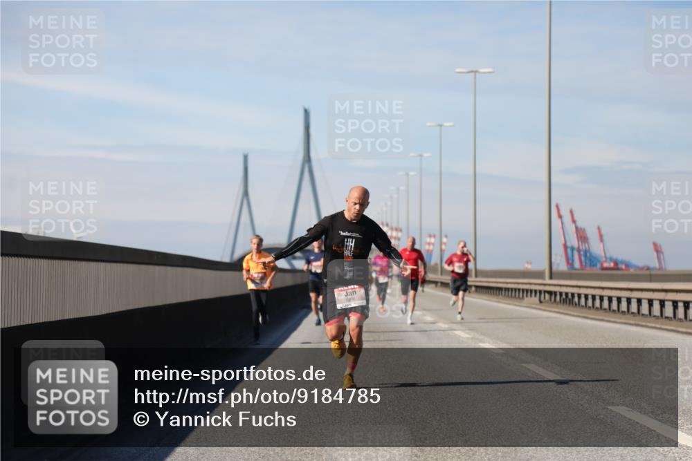 03.10.2025 - Köhlbrandbrückenlauf Yannick Fuchs http://msf.ph/oto/9184785 03.10.2025 11:41:36 Position 3 6266 meine-sportfotos.de