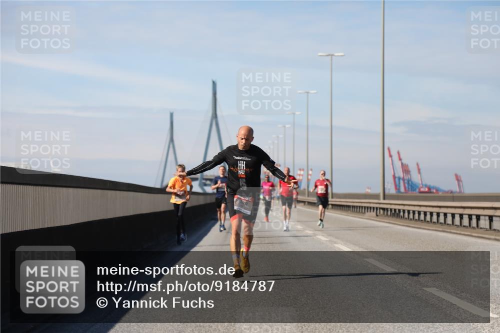 03.10.2025 - Köhlbrandbrückenlauf Yannick Fuchs http://msf.ph/oto/9184787 03.10.2025 11:41:36 Position 3  meine-sportfotos.de