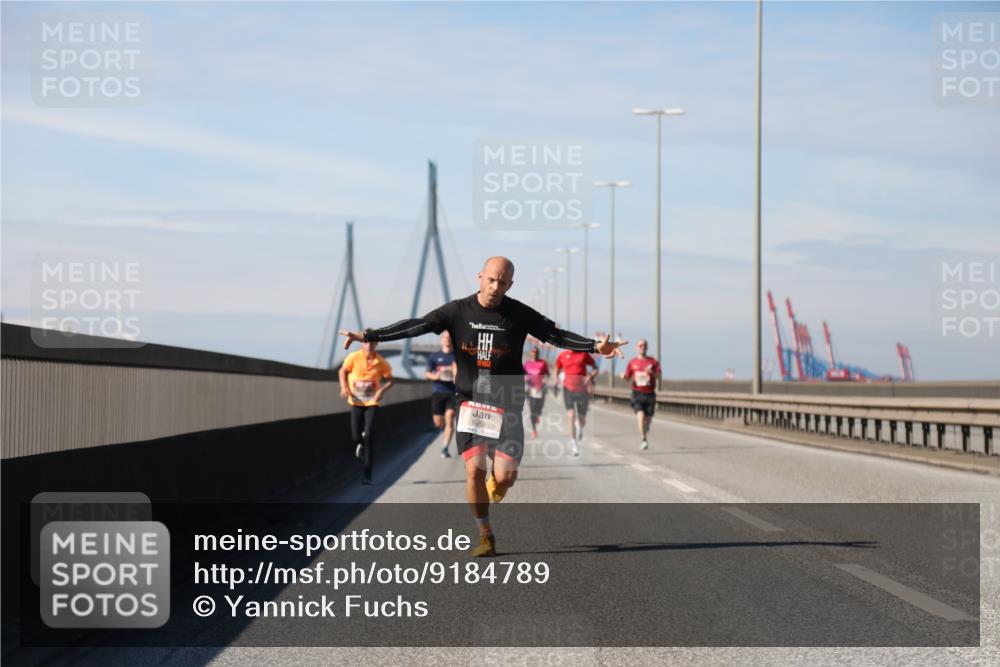 03.10.2025 - Köhlbrandbrückenlauf Yannick Fuchs http://msf.ph/oto/9184789 03.10.2025 11:41:36 Position 3  meine-sportfotos.de